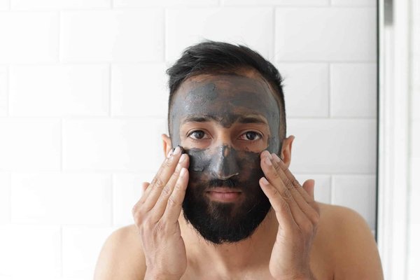 Le Guide Ultime des Soins Esthétiques et Médicaux Recommandés pour les Hommes